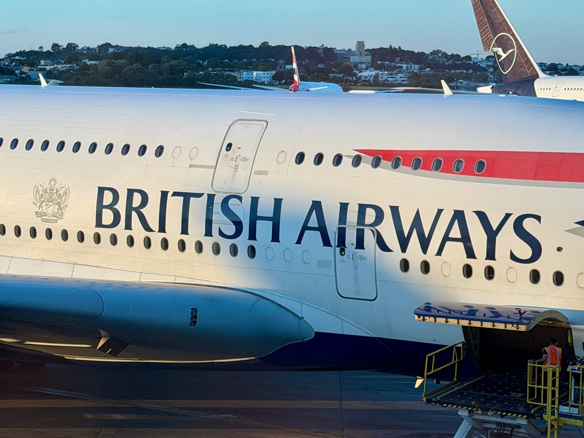 L'Airbus A380-841 de British Airways, G-XLEC, l'un des douze A380 livrés à la compagnie à partir de 2013