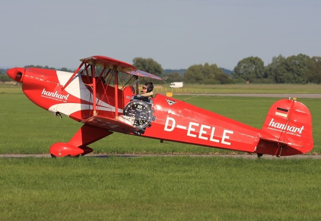Un CASA 1.131E Jungmann en vol