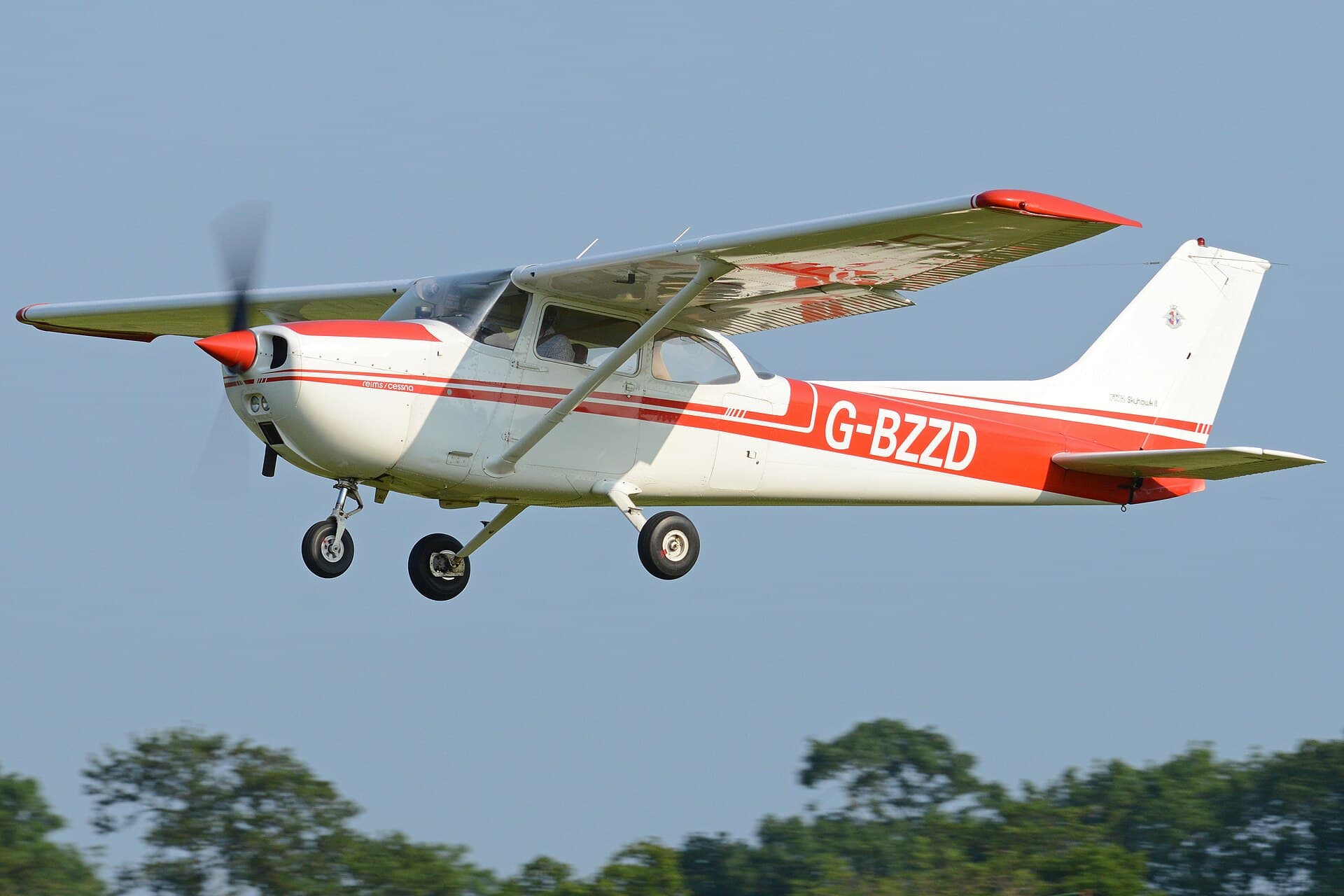 A 1976 Reims-built Cessna F172M Skyhawk II taking off
