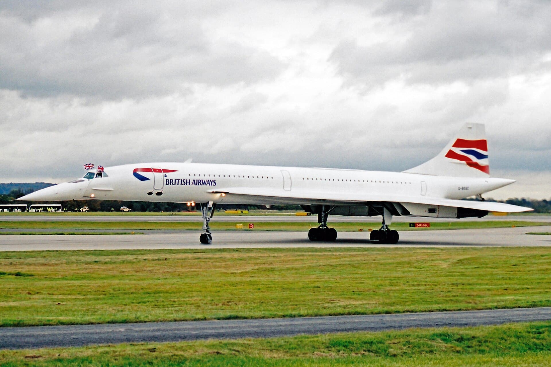 G-BOAC at Manchester on 31 October 2003, arriving to be preserved after the end of British Airways service