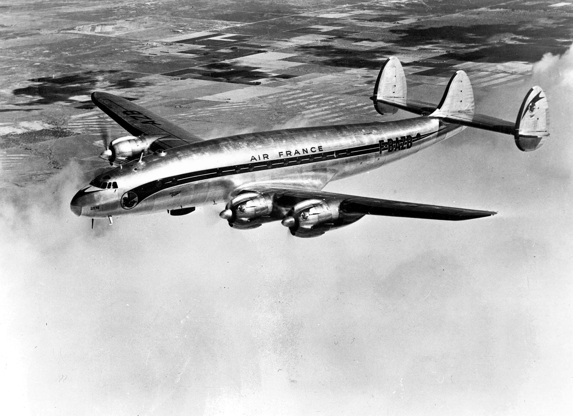 An Air France Lockheed L-049 Constellation, registration F-BAZB, in flight in 1946, the winged seahorse visible on its nose.