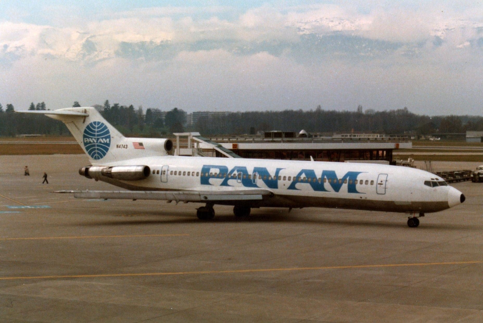 A Pan Am Boeing 727-200, Clipper Good Hope, at Geneva in March 1988.