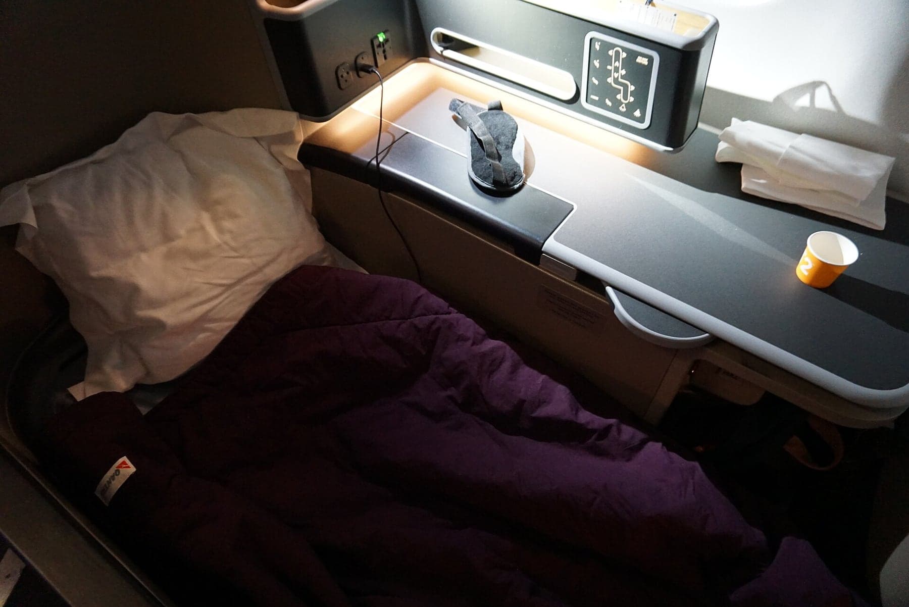 Le siège Business de l'Airbus A330 de Qantas en position complètement allongée, photographié en 2015.