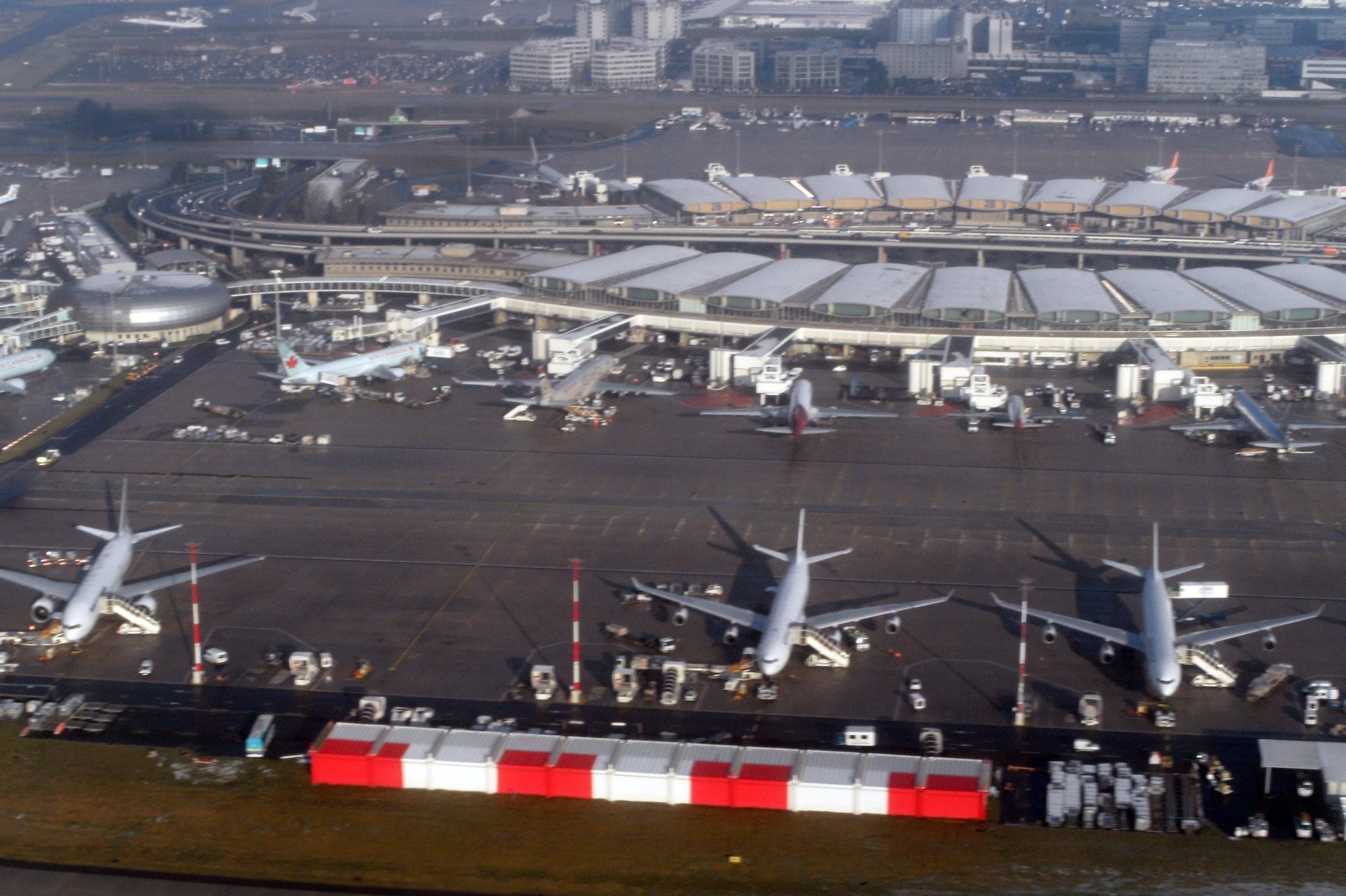 Hall 2A from a departing aircraft, one of the facing crescents of the first pair of Terminal 2 halls