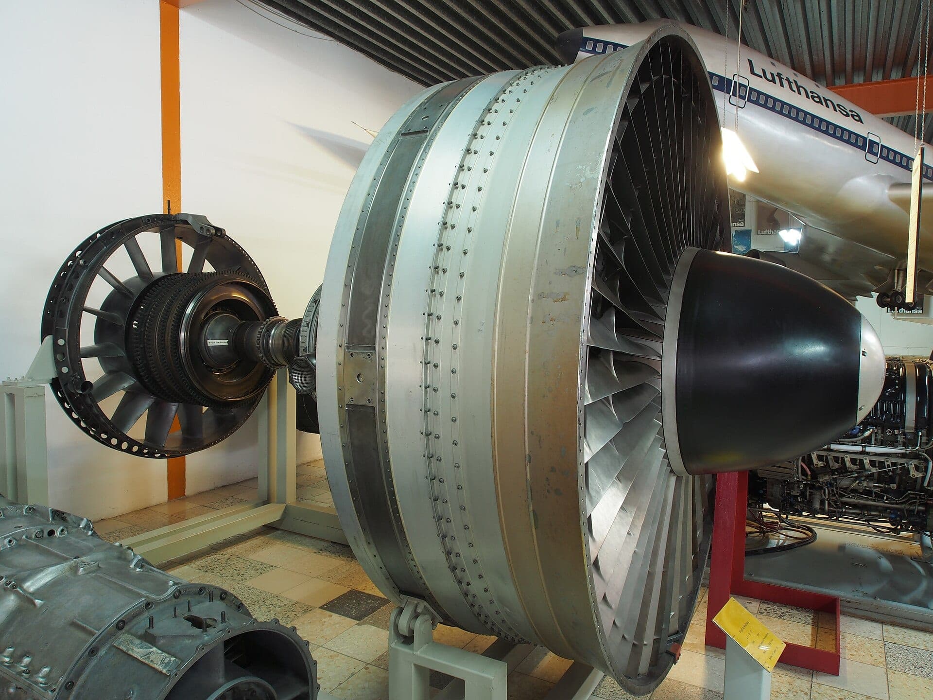 A JT9D from a Boeing 747, dated 1969, displayed without its nacelle at the Hermeskeil aircraft collection in Germany
