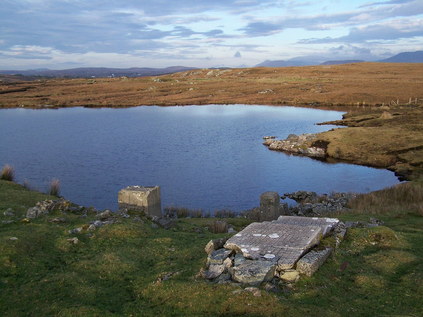 Ruines de la station radio transatlantique Marconi dans la tourbière de Derrygimlagh