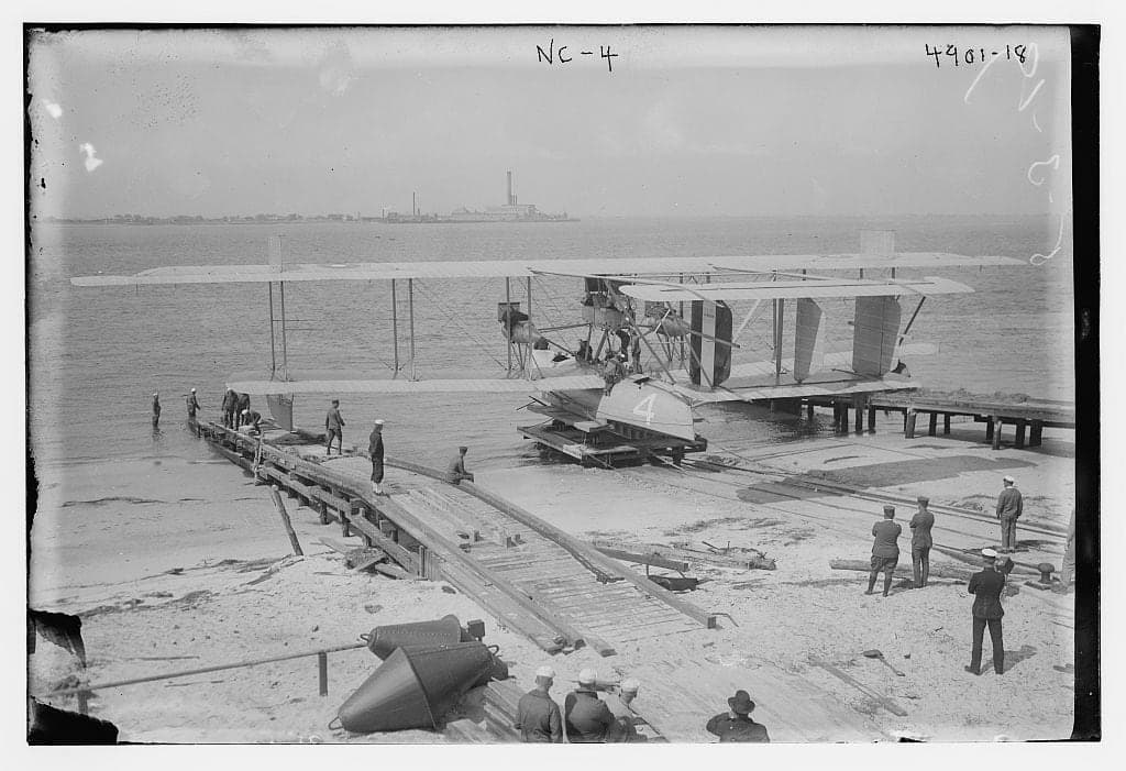 L'hydravion Curtiss NC-4 de l'US Navy