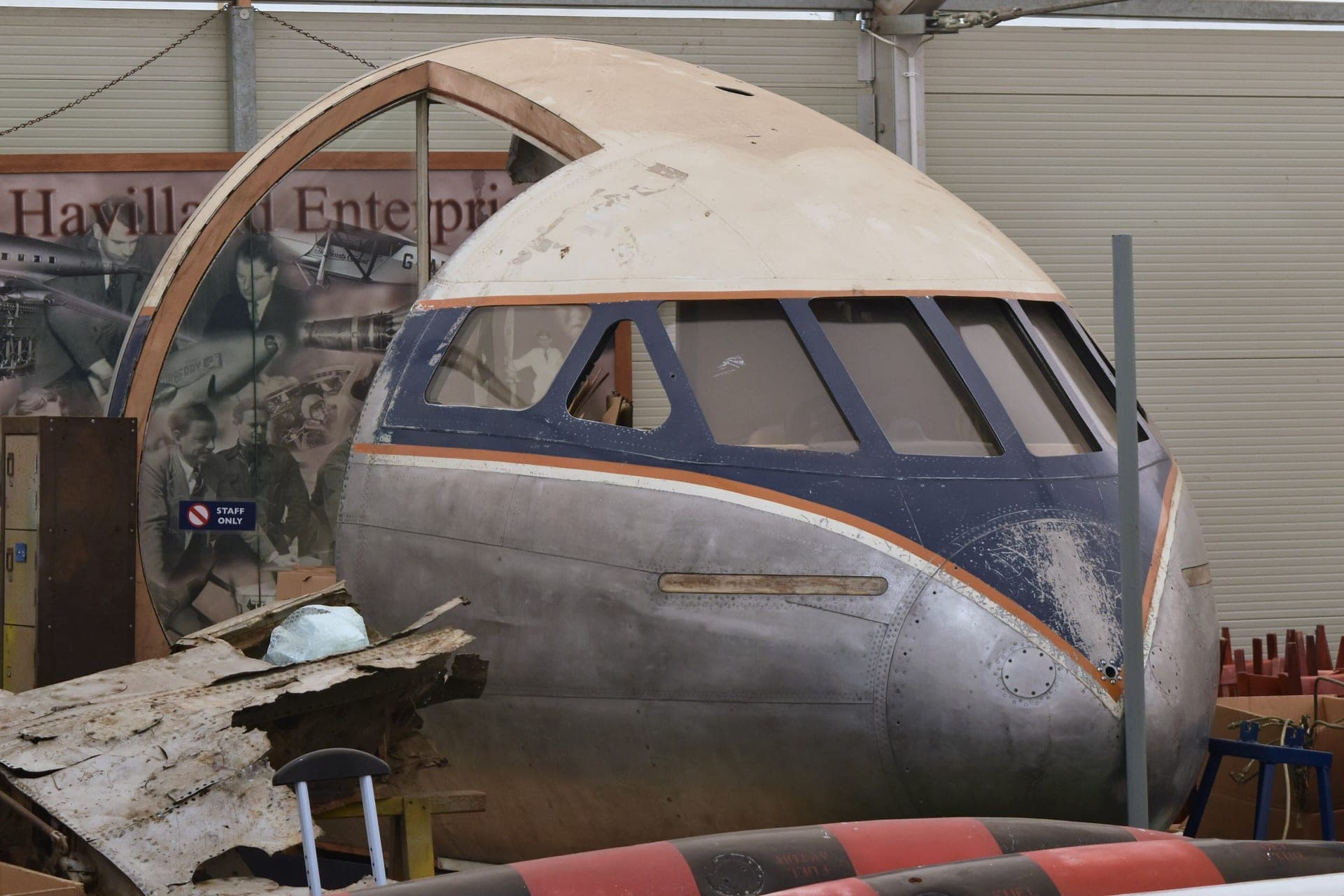 Section avant d'un Comet 1 préservé, G-ANAV, montrant le fuselage effilé et sans flèche de l'appareil