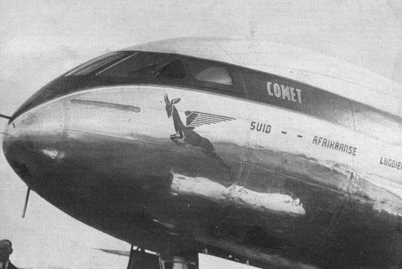 Débris récupérés du Comet de South African Airways désintégré au-dessus de Naples le 8 avril 1954, l'accident qui entraîna l'immobilisation définitive de l'appareil