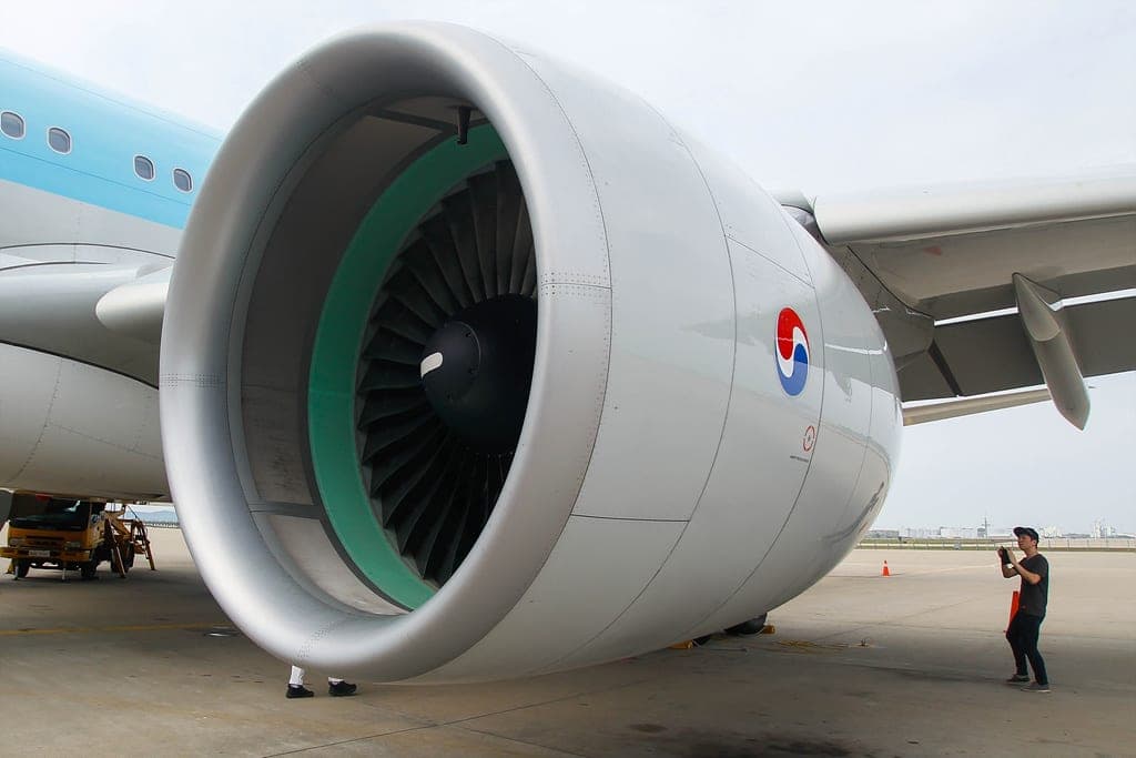 A 100-inch PW4000 on a Korean Air Airbus A330-300, 2015