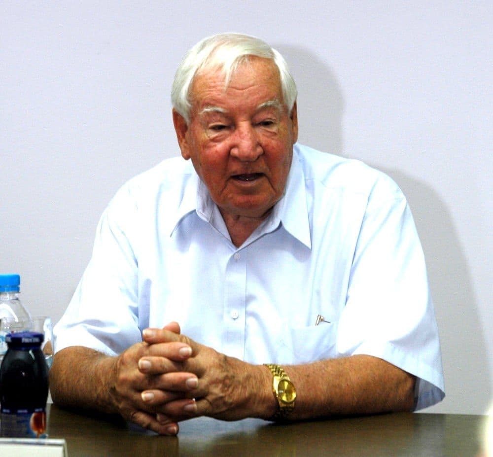 Joe Sutter, ingénieur en chef du 747, s'exprimant à l'université de Nova Gorica en 2006